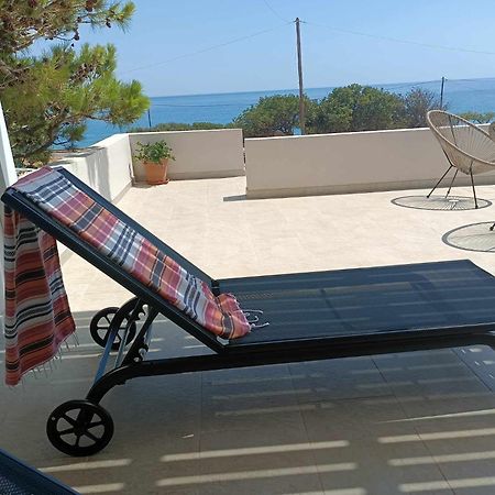 فيلا Sea View Pine House Makrýgialos المظهر الخارجي الصورة